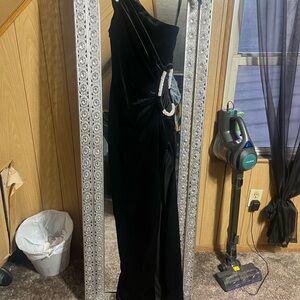 Elegant Black Velvet Evening Dress